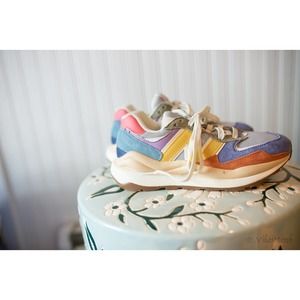 NEW BALANCE 57/40 SILVER MINK WHEAT FIELD BLUE 6 SNEAKERS